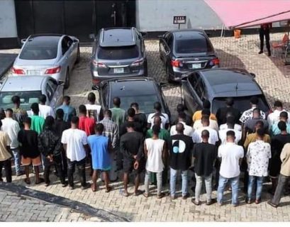 Alleged Internet Fr@ud: EFCC arrests ex-cybercrime convict, 54 others in Oyo