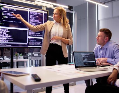 Phishing for Trouble? AI-Powered Attacks Demand AI-Savvy Employees