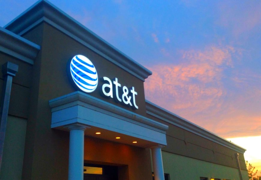 US Army soldier accused of selling stolen AT&T and Verizon customer data