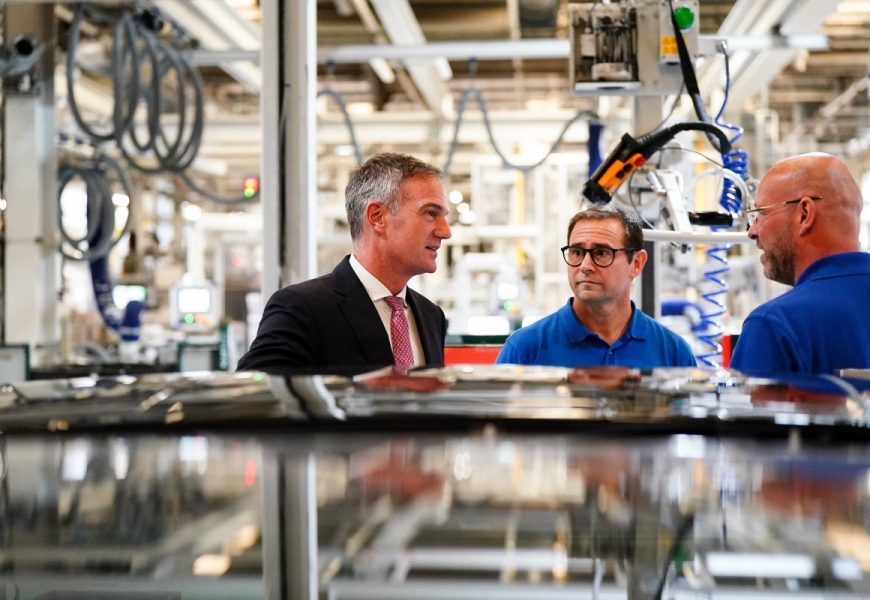 Jaguar Land Rover to pause production until next week – at least 