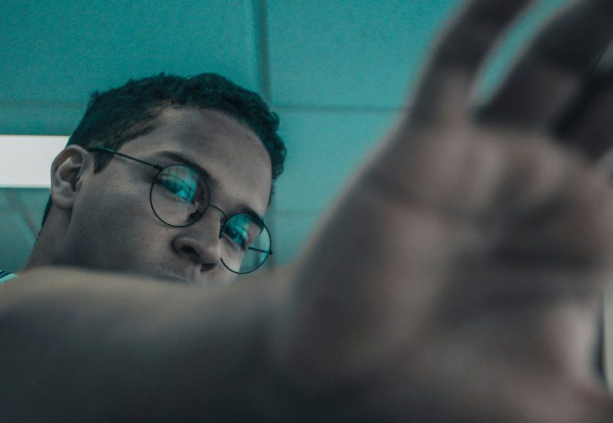 Apple faces cybercrime investigation in France after Siri complaint