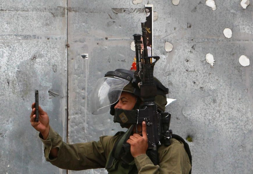 Israel’s IDF Bans Android Phones-iPhones Now ‘Mandatory’